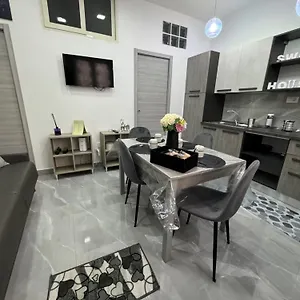 sweet-house-naples.hotels-amalfi.com/