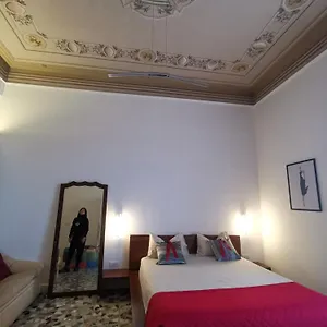 tiritu-apartments.taorminaitalyhotels.com/